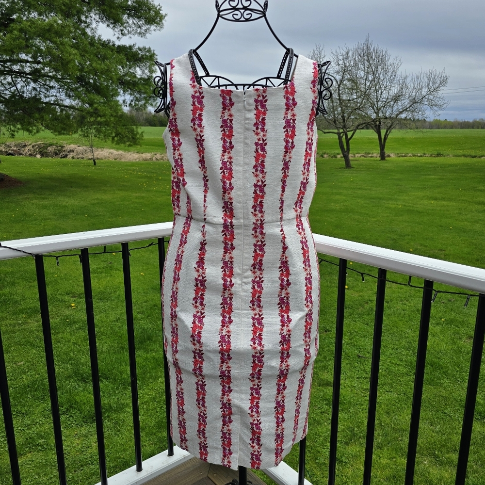 Ann Taylor Floral Square Neck Sheath Dress, size 8, EUC - Picture 3 of 13